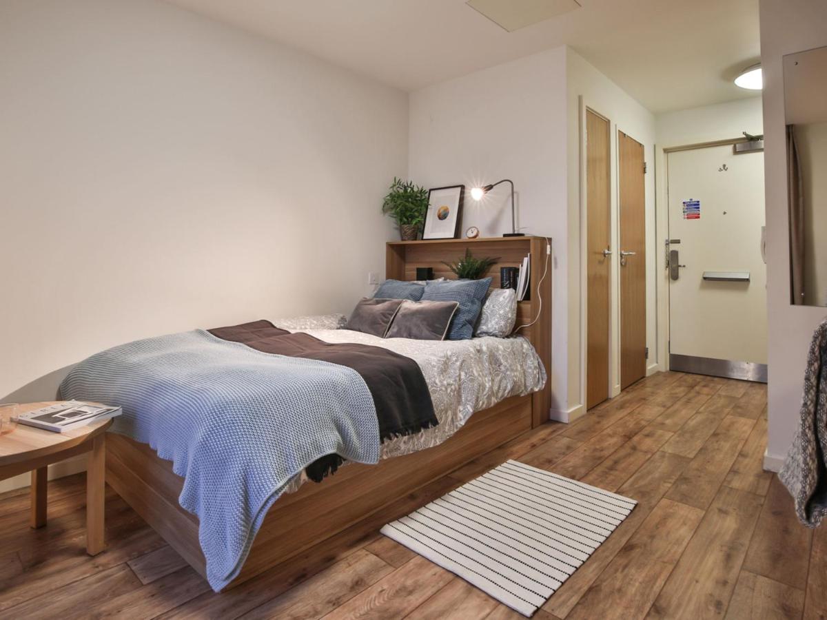 Sterling Court In Wembley Londen Buitenkant foto